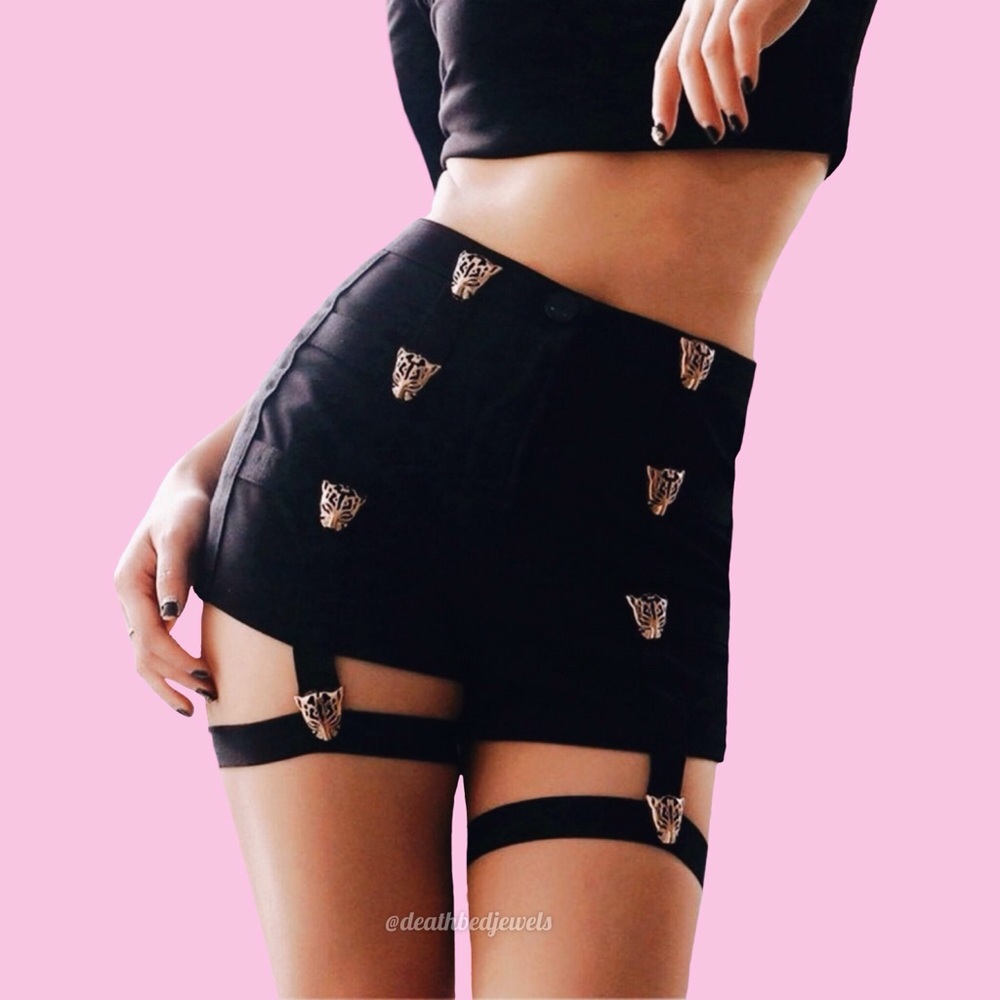 ⚡Pre-Order⚡ Gold Leopard Goddess Garter Shorts - Picture 2 of 7